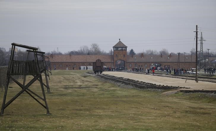 © Reuters. Comienza en Alemania el juicio a un guardia de Auschwitz de 94 de años 