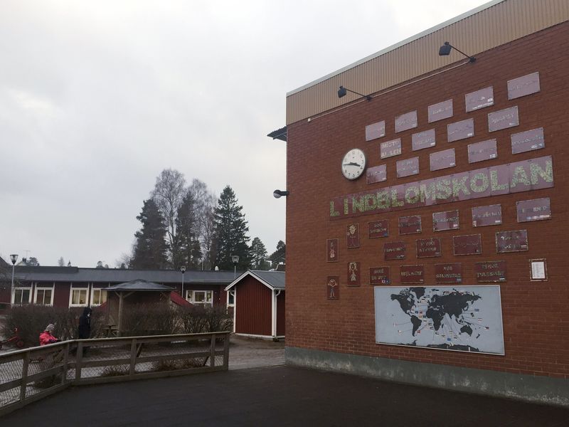 © Reuters. Signs are displayed on the wall of Lindblom school in Hultsfred