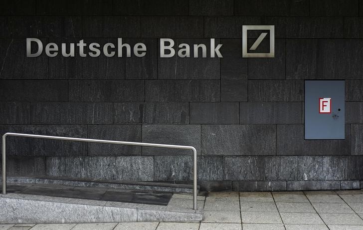 © Reuters. Deutsche Bank recomprará bonos por más de 5.000 millones de dólares