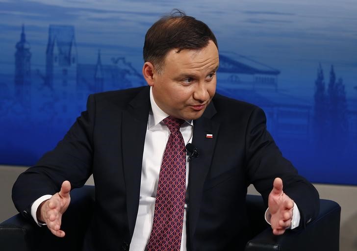 © Reuters. تقرير: بولندا لن ترسل على الأرجح قوات لقتال الدولة الإسلامية