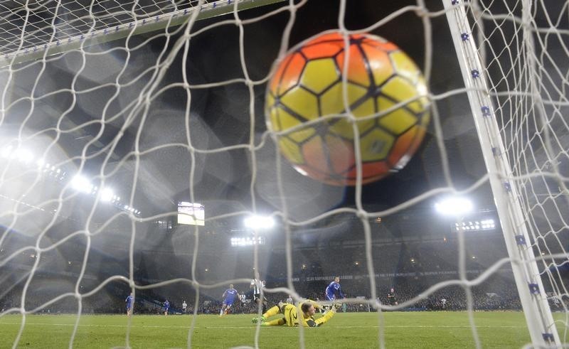 © Reuters. تشيلسي يقسو على نيوكاسل وانتكاسة جديدة ليونايتد في دوري انجلترا