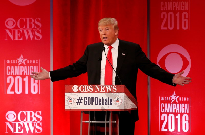 © Reuters. Republican U.S. presidential candidate businessman Donald Trump speaks at the Republican U.S. presidential candidates debate sponsored by CBS News and the Republican National Committee in Greenville