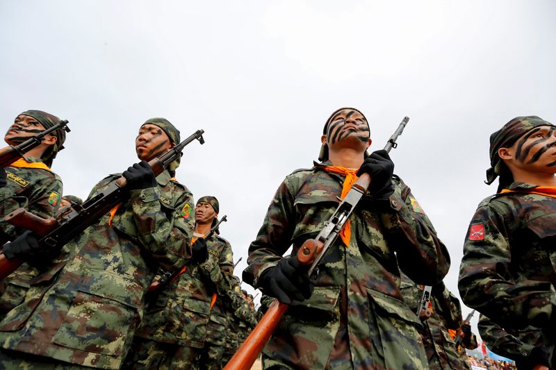 © Reuters. زعيم جماعة عرقية مسلحة في ميانمار يدعو الجماعات المتمردة للوحدة