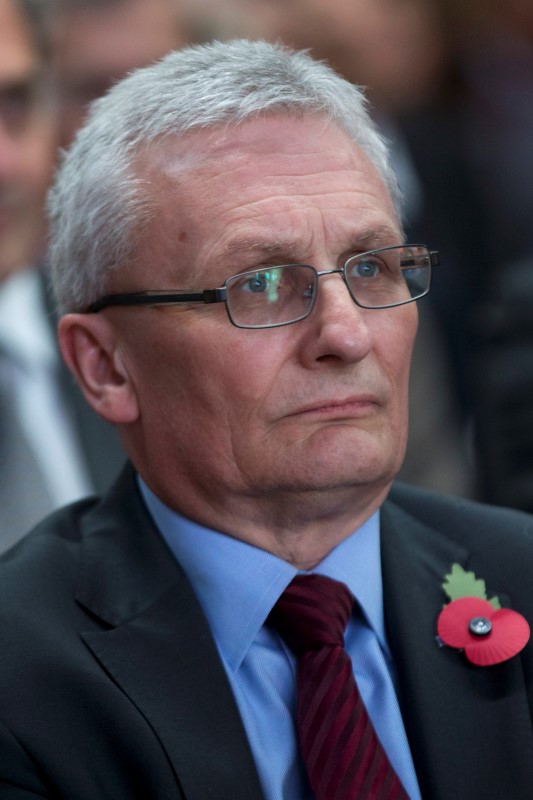 © Reuters. File photograph shows the CEO of BAE Systems Ian King attending a ceremony for the Future Combat Air System at Dassault headquarters in Saint Cloud, Paris suburb