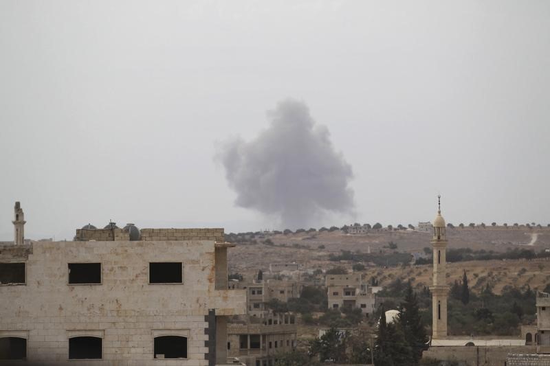 © Reuters. تراجع تأييد الروس للضربات الجوية في سوريا لكن 59% مازالوا يؤيدون