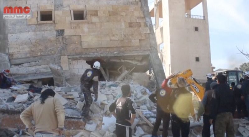 © Reuters. Al menos 21 muertos por ataques contra hospitales y escuela cerca de Alepo