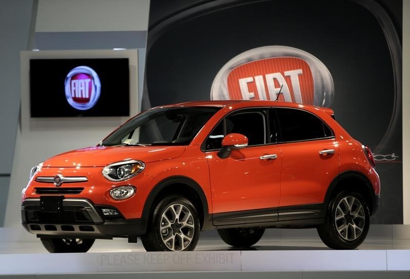 © Reuters. Una Fiat 500 L 