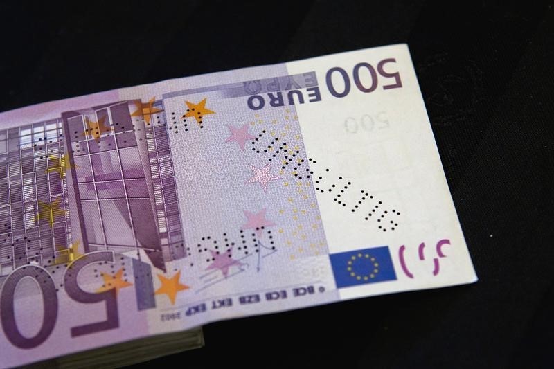 © Reuters. Los billetes de 500 suman el 75% del dinero en circulación en España