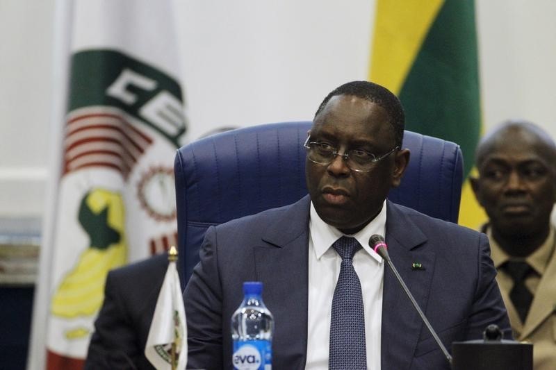 © Reuters. الرئيس السنغالي يقول إنه ملتزم بفترة الولاية ومدتها 7 أعوام