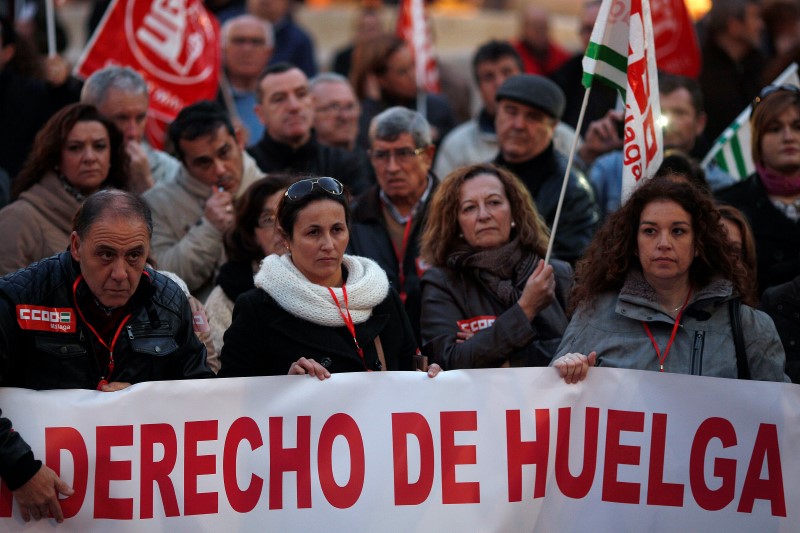 © Reuters. Absueltos los sindicalistas acusados de incidentes en Airbus en huelga de 2010