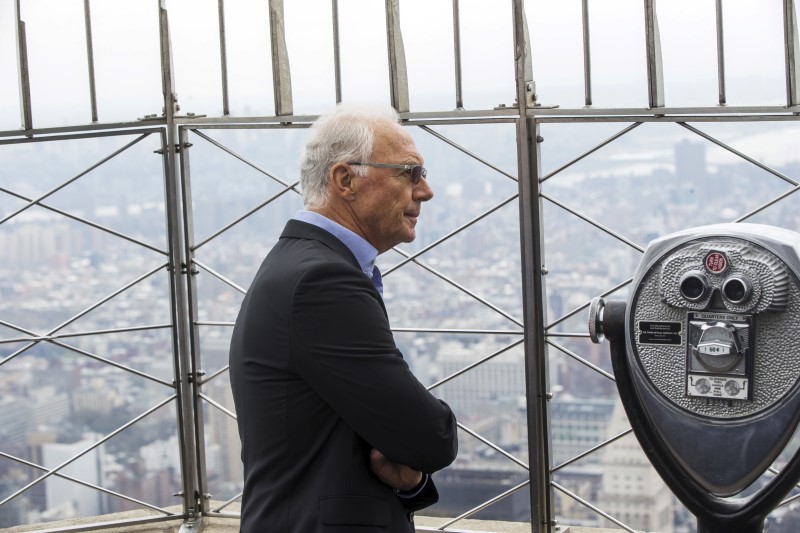 © Reuters. Franz Beckenbauer, em evento no Empire State Building  em Nova York