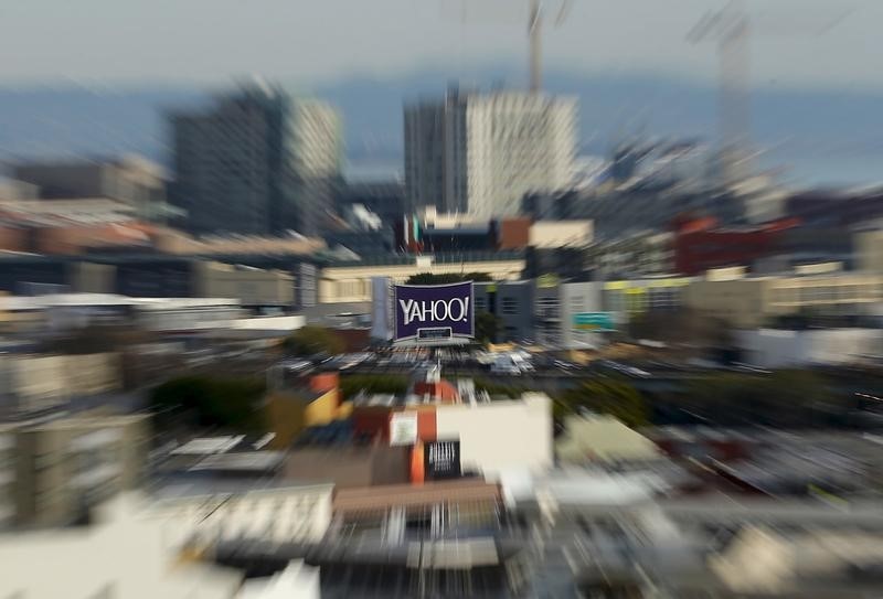 © Reuters. A sign advertising internet company Yahoo is pictured in downtown San Francisco