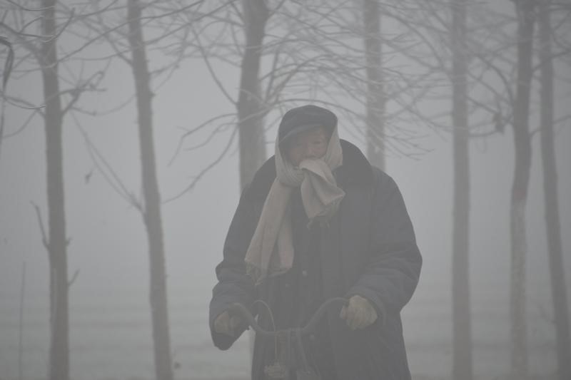 © Reuters. مسؤول صيني: جودة الهواء في بكين تتحسن رغم انتكاسة الشتاء