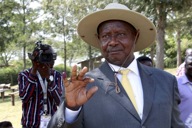 © Reuters. لجنة الانتخابات الرئاسية في أوغندا تعلن تقدم موسيفيني