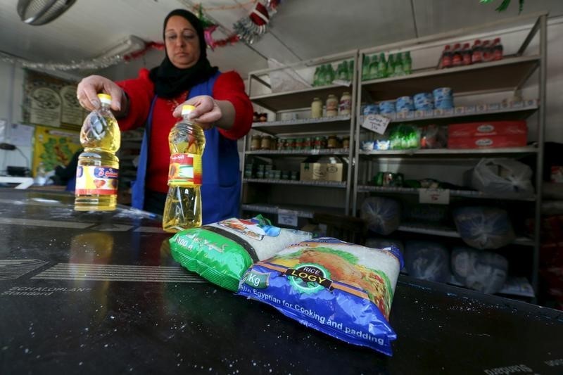 © Reuters. مصر تطرح مناقصة لشراء زيت الصويا وزيت دوار الشمس