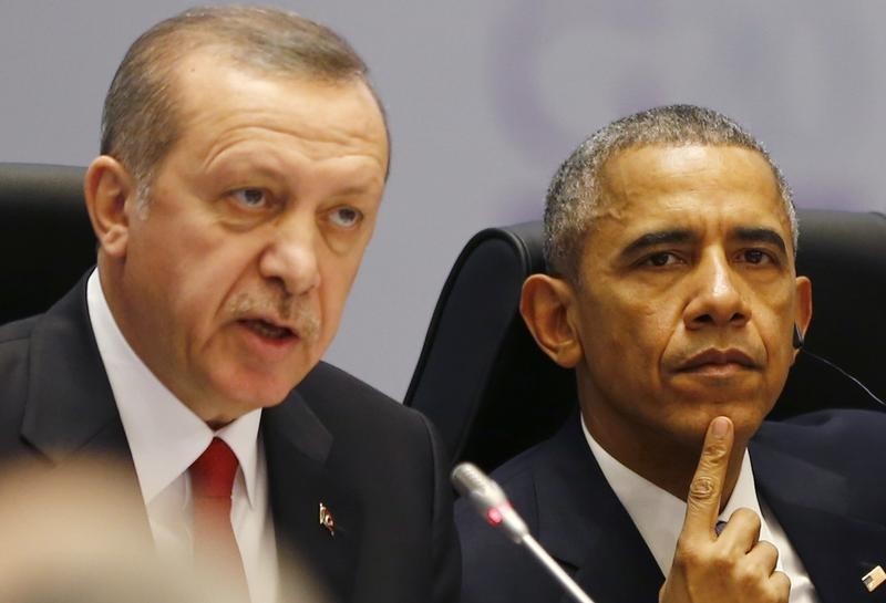 © Reuters. Erdogan e Obama durante cúpula do G20 em Antalya