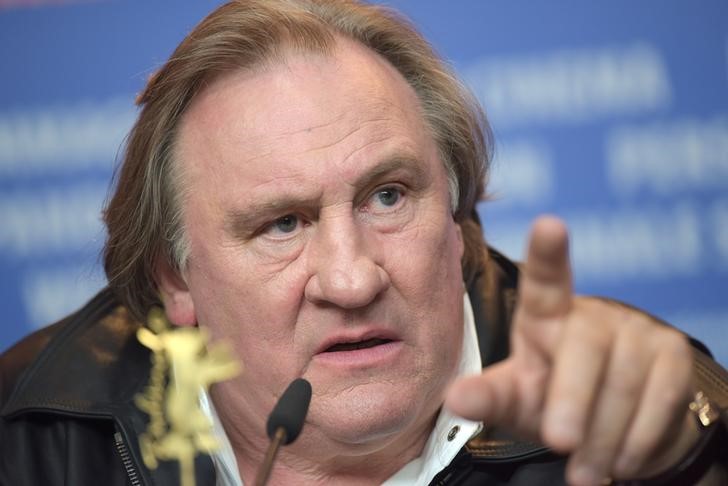 © Reuters. Ator Depardieu concede entrevista em Berlim