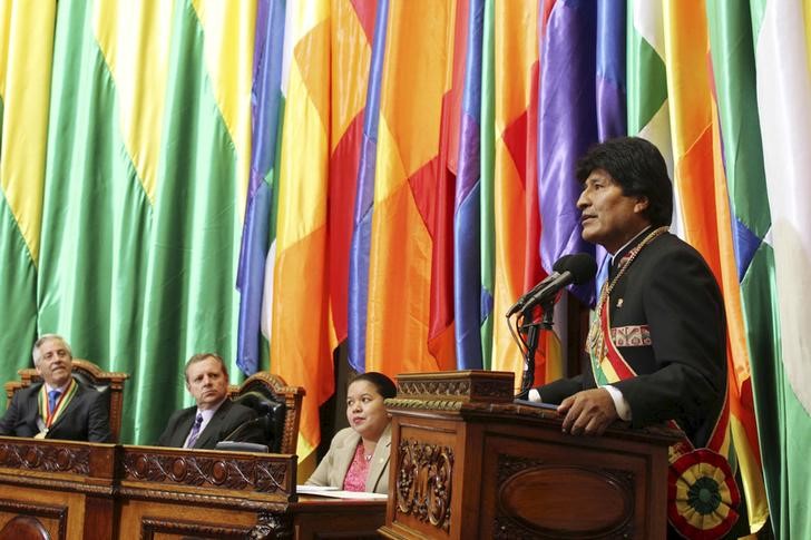 © Reuters. Futuro de Evo Morales se decide el domingo en un reñido referéndum 