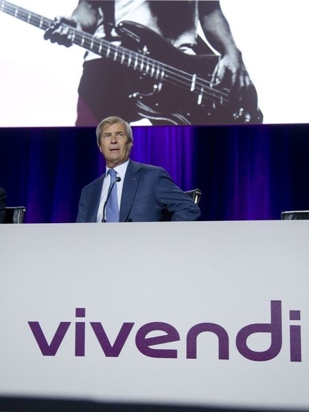 © Reuters. Vivendi presenta oferta por TV de pago de la italiana Mediaset, según prensa