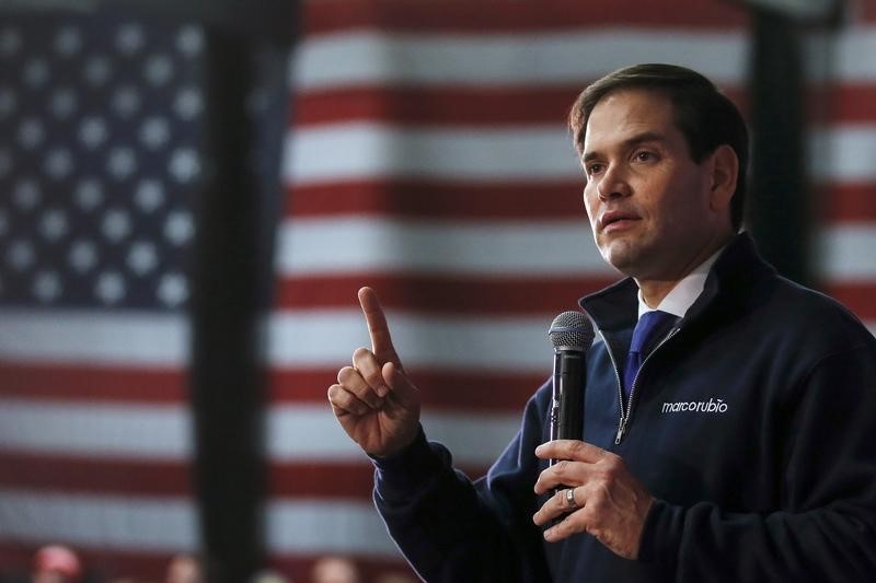 © Reuters. Republican presidential candidate Marco Rubio speaks at a campaign event in Manchester, New Hampshire