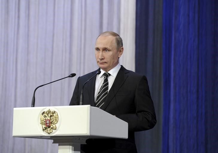 © Reuters. إنترفاكس: بوتين يبحث الأزمة السورية مع أمير قطر في اتصال هاتفي