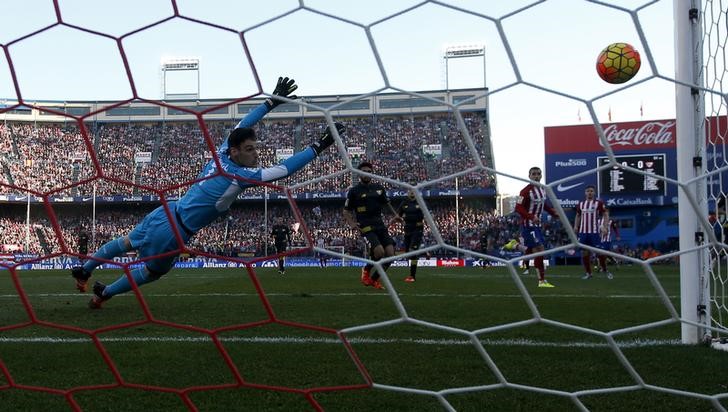 © Reuters. El Vicente Calderón acogerá la final de la Copa del Rey de fútbol