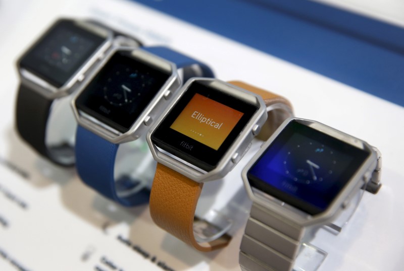 © Reuters. File photo of Fitbit Blaze watches displayed during the 2016 CES trade show in Las Vegas