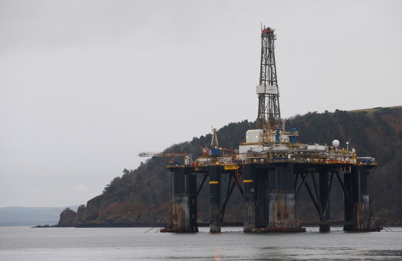 © Reuters. A drilling rig is parked up in the Cromarty Firth near Nigg, Scotland