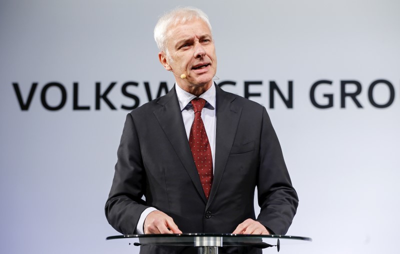 © Reuters. Volkswagen CEO Mueller speaks at their media reception during the North American International Auto Show in Detroit