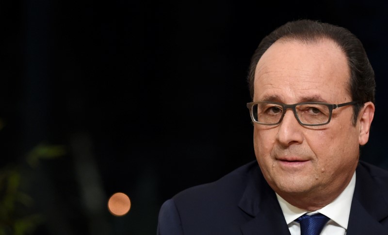 © Reuters. FRANÇOIS HOLLANDE ÉLIMINÉ AU PREMIER TOUR DANS LA PLUPART DES HYPOTHÈSES, SELON IFOP