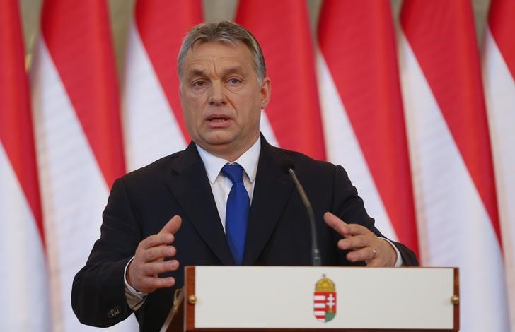 © Reuters. Hungría convocará un referéndum sobre las cuotas obligatorias de inmigrantes - Orban