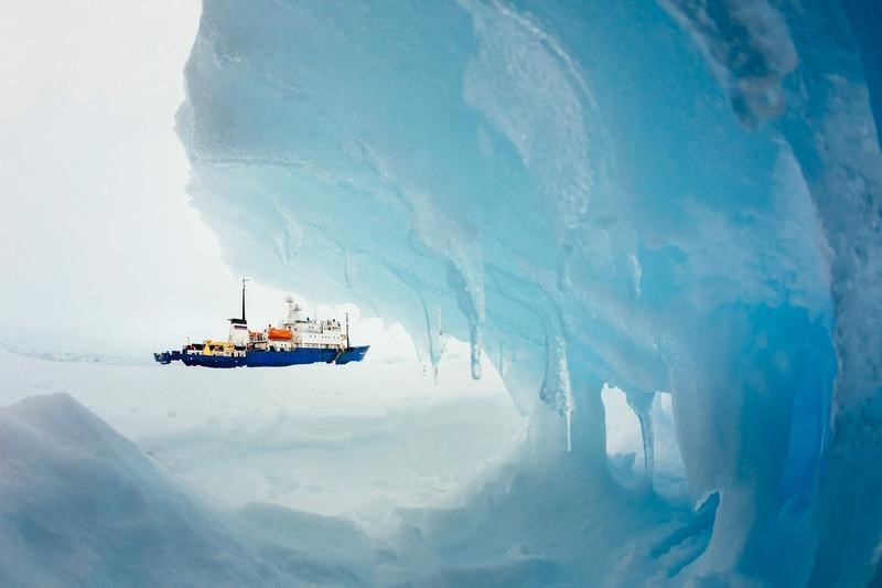 © Reuters. Un rompehielos australiano encalla en la Antártida