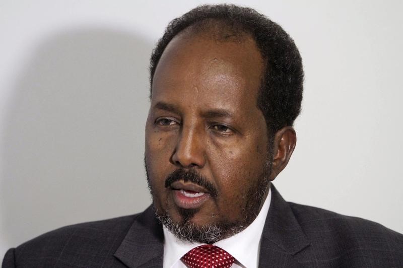 © Reuters. الرئيس الصومالي يقول 200 جندي كيني قتلوا في غارة لحركة الشباب في يناير