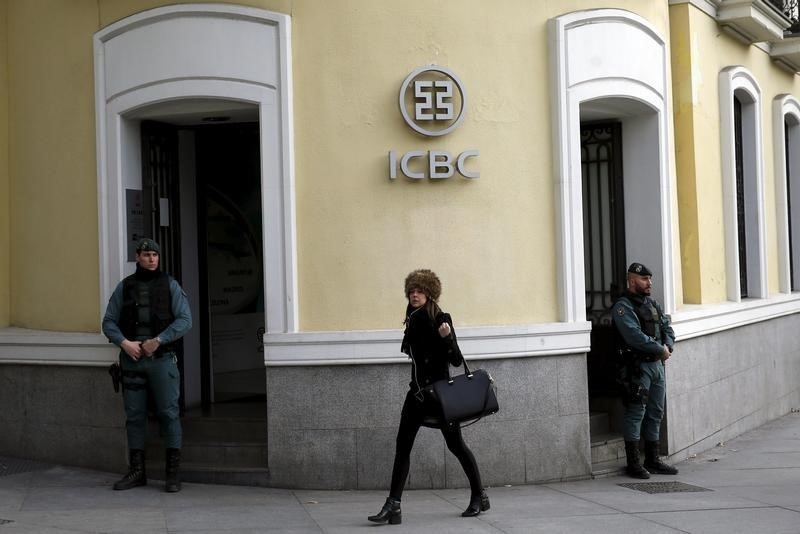 © Reuters. Banco chino ICBC pide libertad para 3 de sus empleados detenidos en Madrid