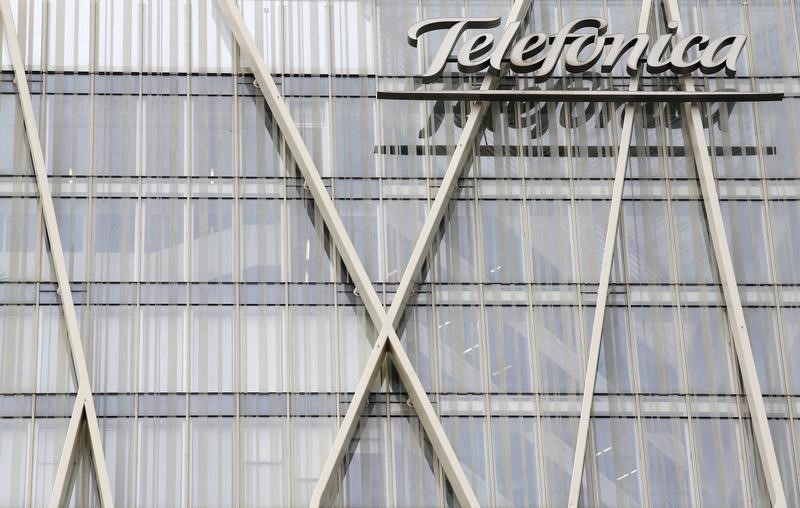 © Reuters. Telefónica mantendrá alza ingresos en 2016 tras un ejercicio lastrado por provisiones