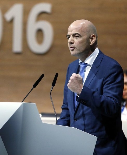 © Reuters. Infantino, elegido presidente de la FIFA tras la segunda ronda de votación