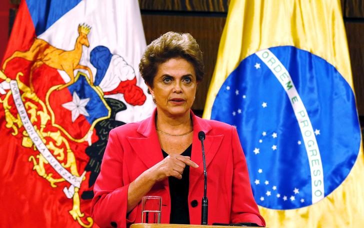 © Reuters. Presidente Dilma Rousseff faz discurso em Santiago