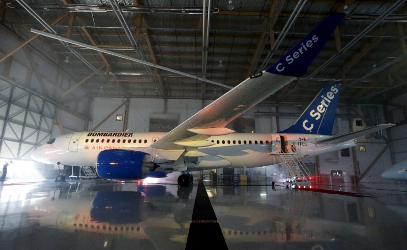 © Reuters. A Bombardier CSeries100 aircraft is seen prior to a news conference in Montreal