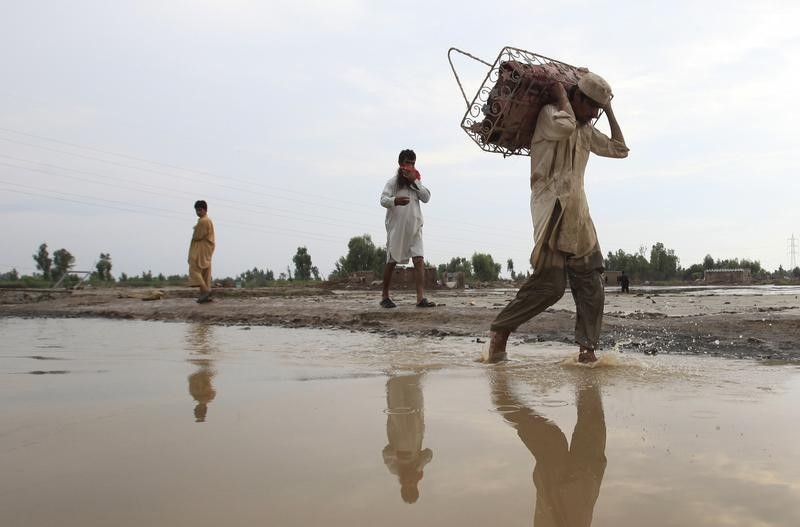 © Reuters. الأمم المتحدة تحث باكستان على معالجة وضع اللاجئين الأفغان  