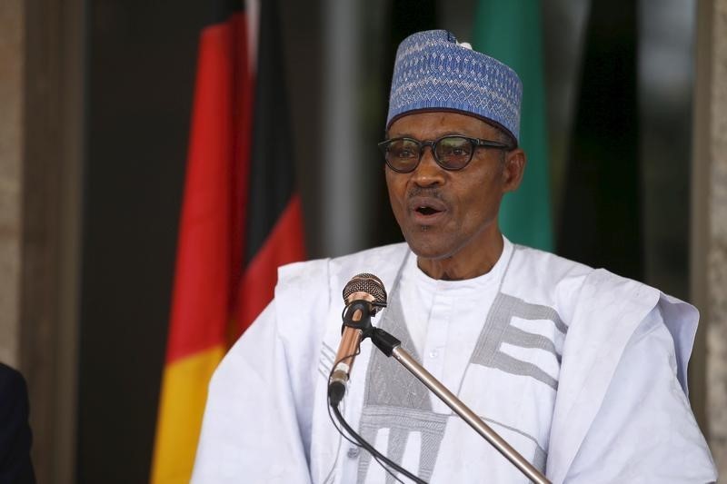 © Reuters. رئيس نيجيريا يقول أسعار النفط "غير مقبولة على الإطلاق"