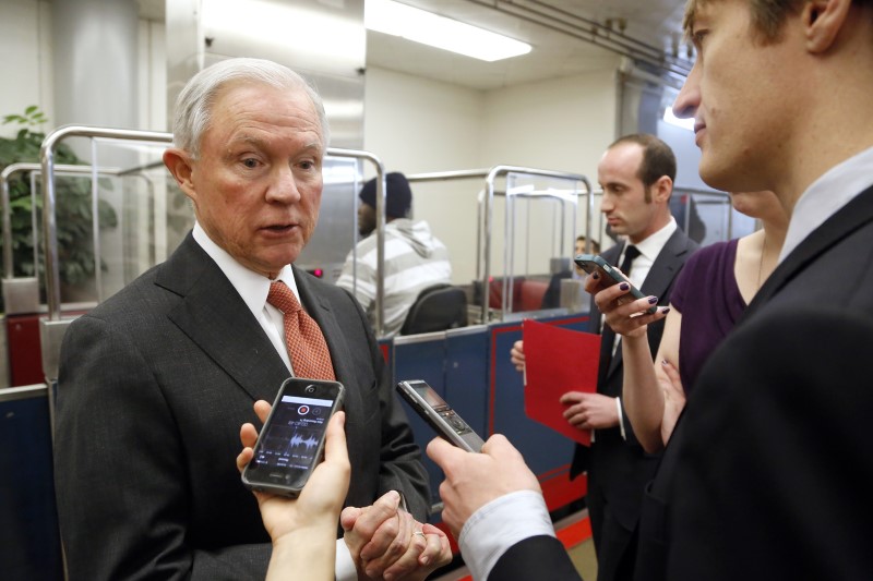 © Reuters. Sessions speaks with reporters ahead of the weekly Senate Republican caucus luncheon at the U.S. Capitol in Washington