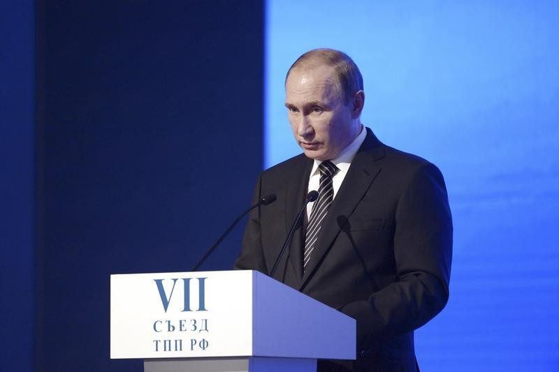 © Reuters. بوتين: الاحتياطيات الأجنبية لدى روسيا ليست لحل المشاكل الاقتصادية