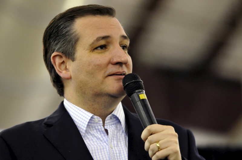 © Reuters. Republican U.S. presidential candidate Ted Cruz speaks at a campaign rally in Tulsa, Oklahoma