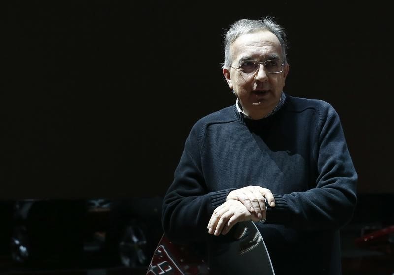 © Reuters. Marchionne, CEO of Fiat Chrysler, gestures at the 86th International Motor Show in Geneva
