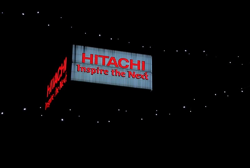 © Reuters. A logo of Hitachi is pictured at Hitachi, northeast of Tokyo