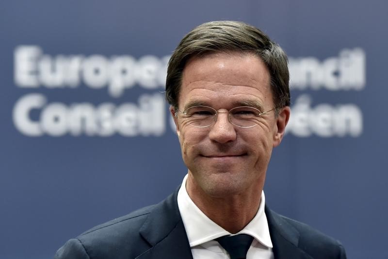 © Reuters. رئيس وزراء هولندا يدعو أنقرة للحد من تدفق المهاجرين إلى أوروبا