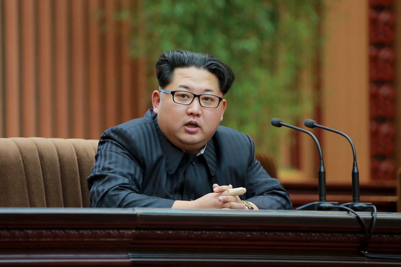 © Reuters. زعيم كوريا الشمالية يأمر الجيش بأن يكون جاهزا لاستخدام أسلحة نووية في أي وقت