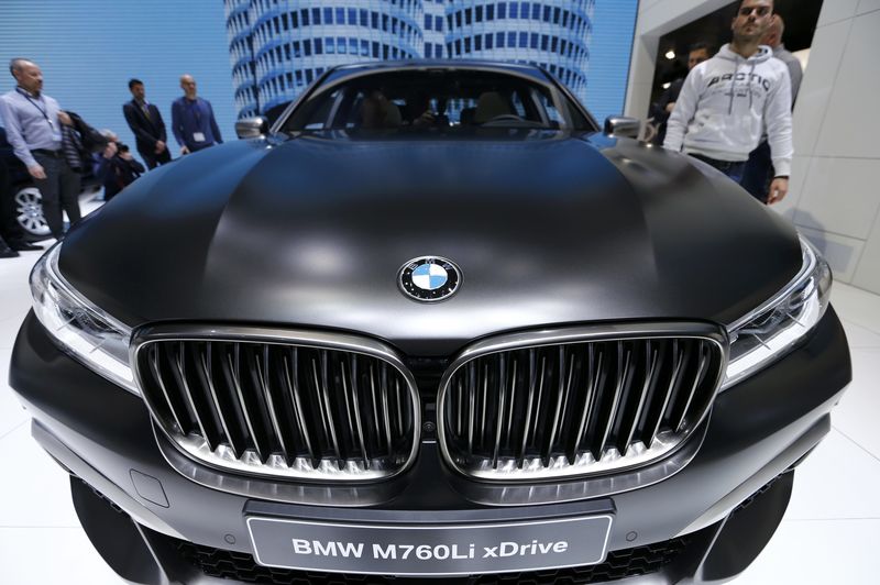 © Reuters. A BMW M760Li xDrive car is seen at the 86th International Motor Show in Geneva