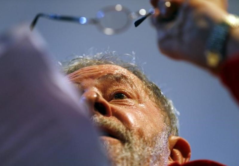 © Reuters. Ex-presidente Luiz Inácio Lula da Silva durante evento em São Paulo em 31 de março de 2015.