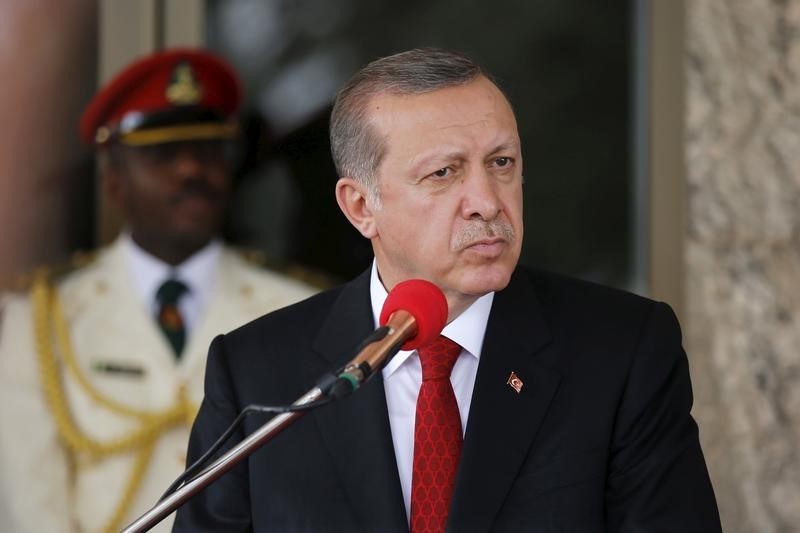 © Reuters. Presidente turco Tayyip Erdogan concede entrevista em Abuja